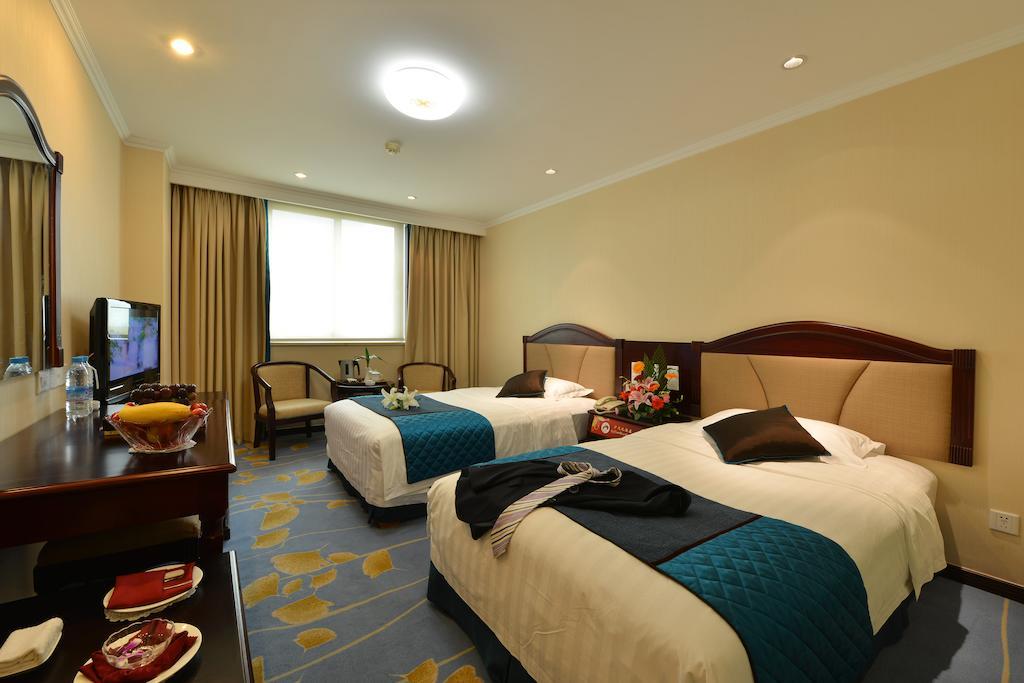 Lutianhua Hotel Chengdu Room photo