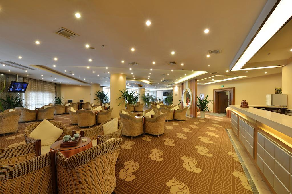 Lutianhua Hotel Chengdu Exterior photo